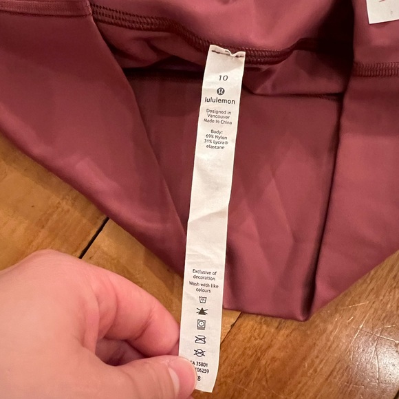 Lululemon size 10 wunder under leggings - Picture 3 of 3